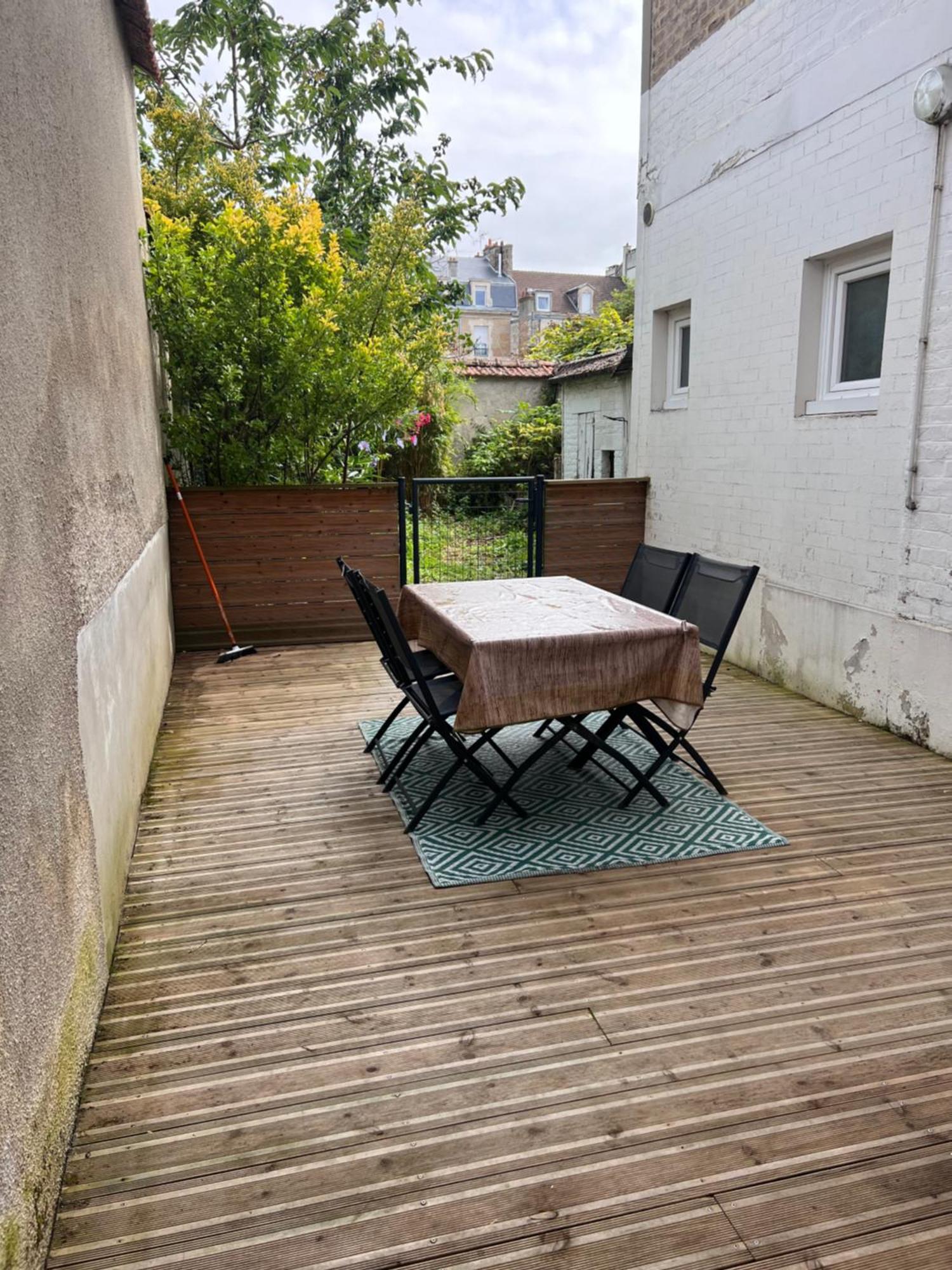 Appartement Hyper Centre Reims Le Gite Du Sorcier Eksteriør bilde